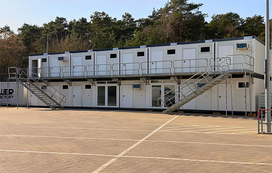 Schody do kontenerów TLC Rental dla zaplecza Halowych Mistrzostw Świata w lekkoatletyce w Toruniu 